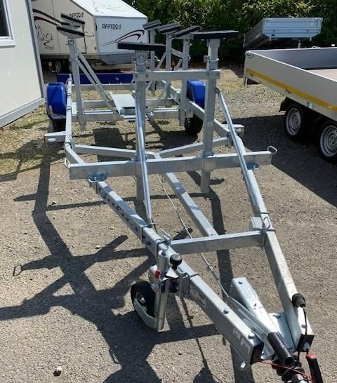 Galaxy-segelboottrÄger – G1260V / GS16V – Zulässiges Gesamtgewicht: 1600 Kg – 1 Achse