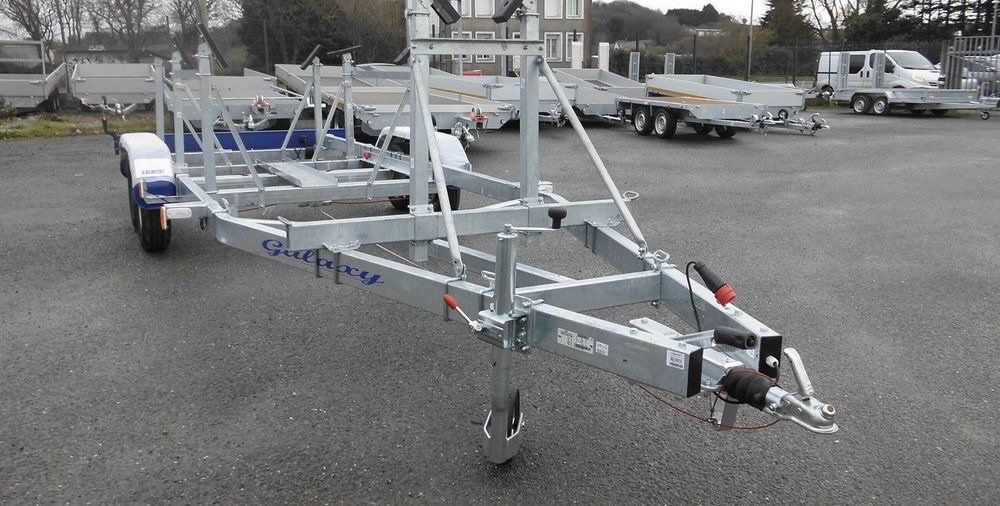 Galaxy-kran-segelbootwagen - G1602V / GD12V - Gesamtgewicht: 2400 Kg - 2 Achsen