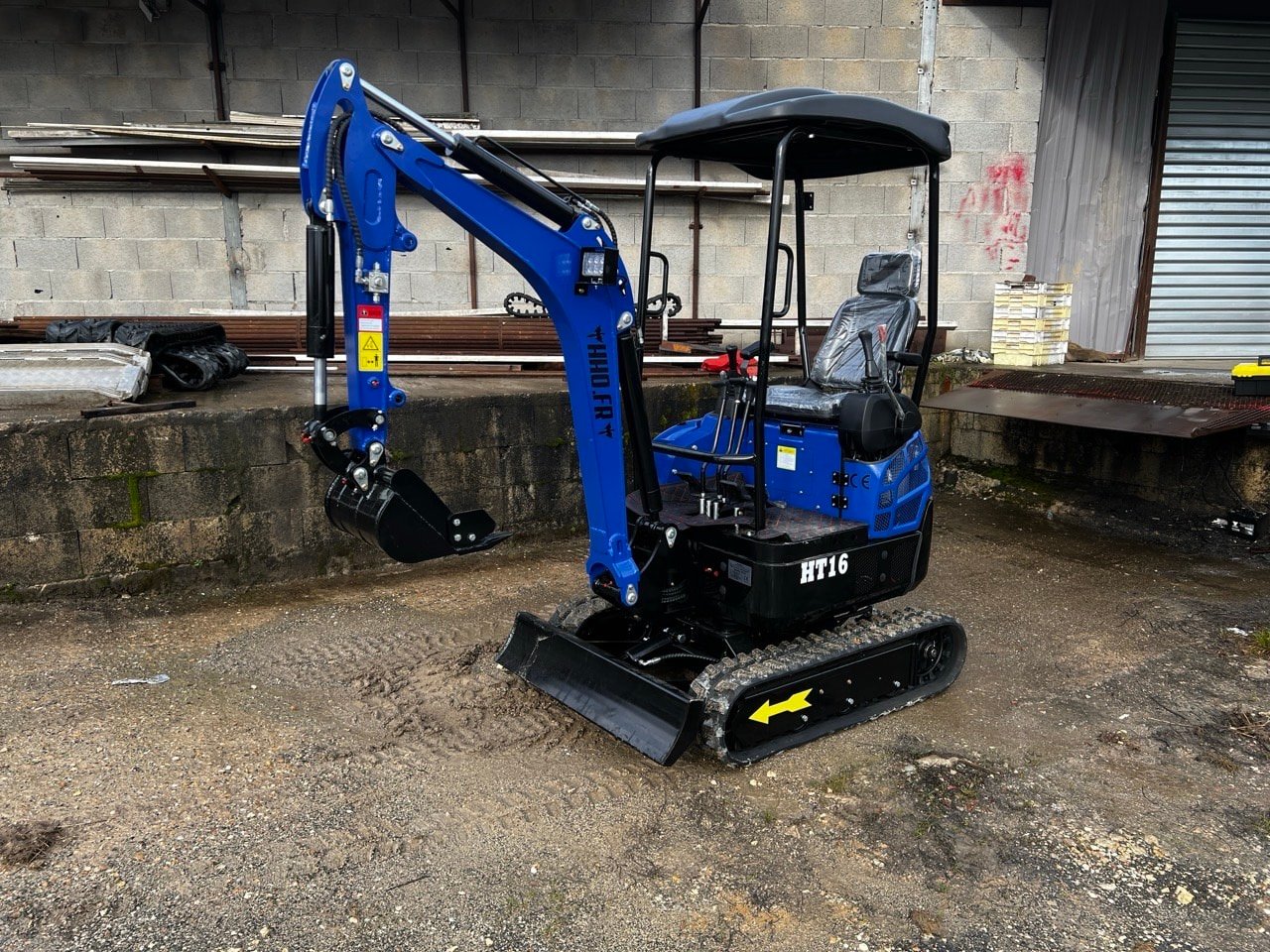Mini-pelle HT16 – Essence Engin Neuf / Matériel Neuf – Image 2