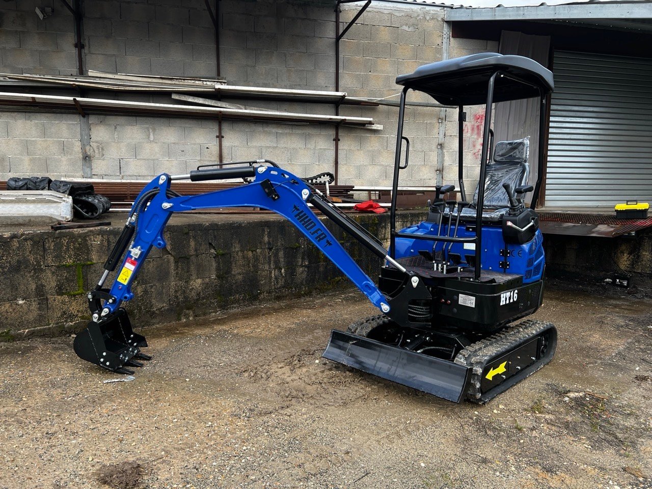 Mini-pelle HT16 – Essence Engin Neuf / Matériel Neuf – Image 7