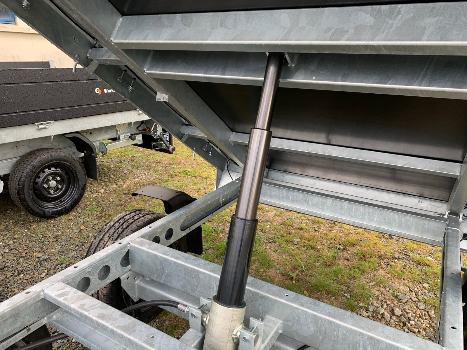 Remorque Benne Saris - K1276 - 276 X 170 Cm - Ptac : 2700 Kg - 2 Essieux - FreinÉe – Image 3