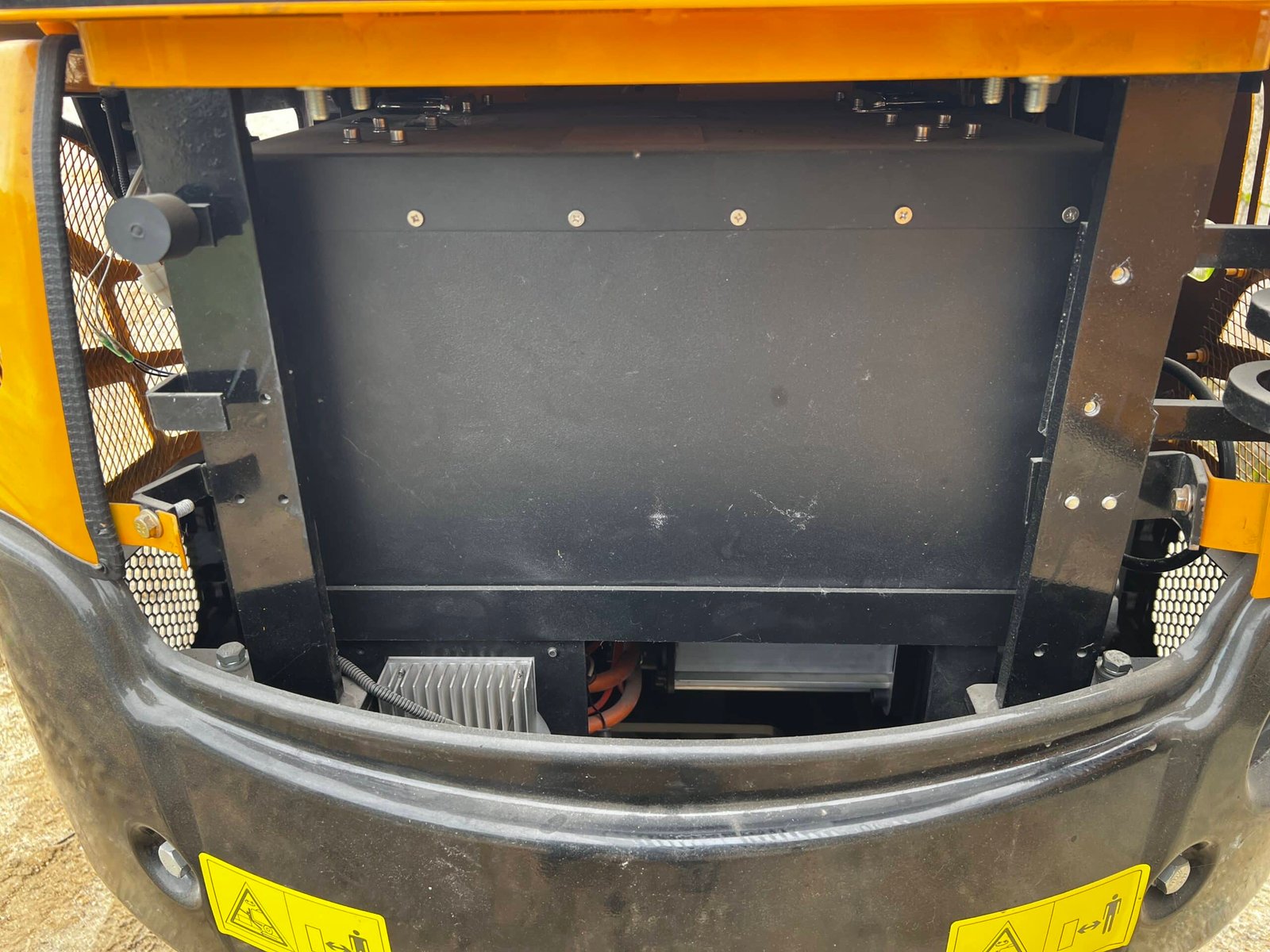 Mini-pelle Electrique HT15 Engin Neuf / Matériel Neuf – Image 9