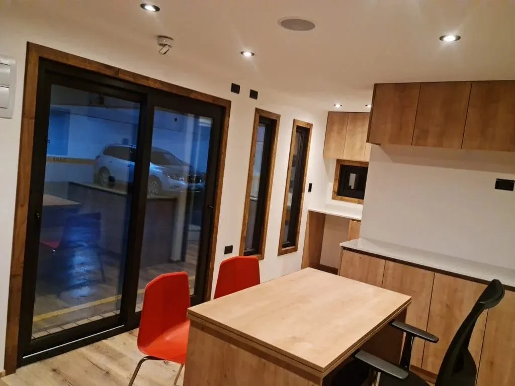 Container - Showroom des Dominicains 18 m² – Module Commercial – Image 7